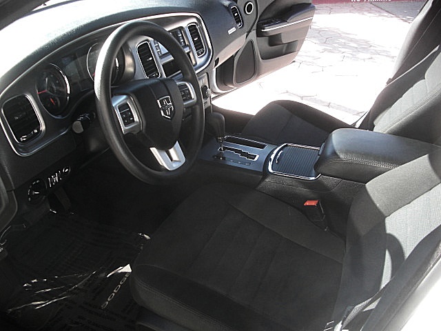 2011chargerWHITE/23a41.JPG