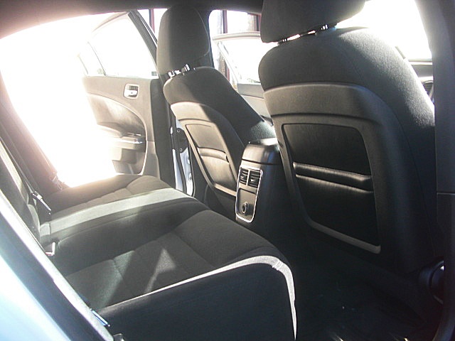 2011chargerWHITE/23a43.JPG