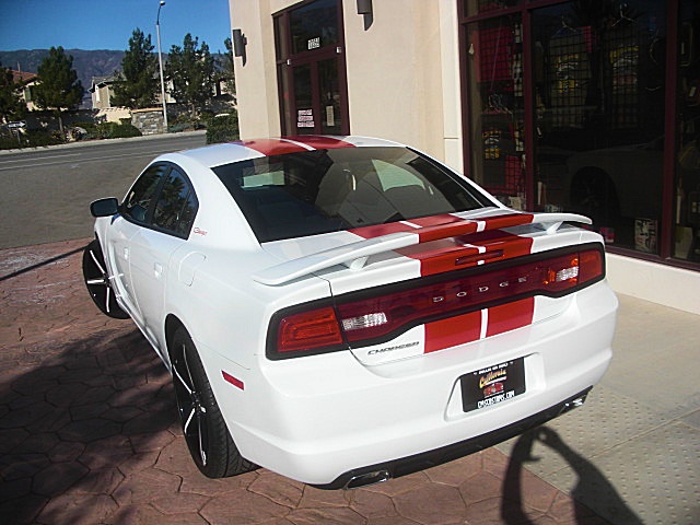 2011chargerWHITE/23a47.JPG