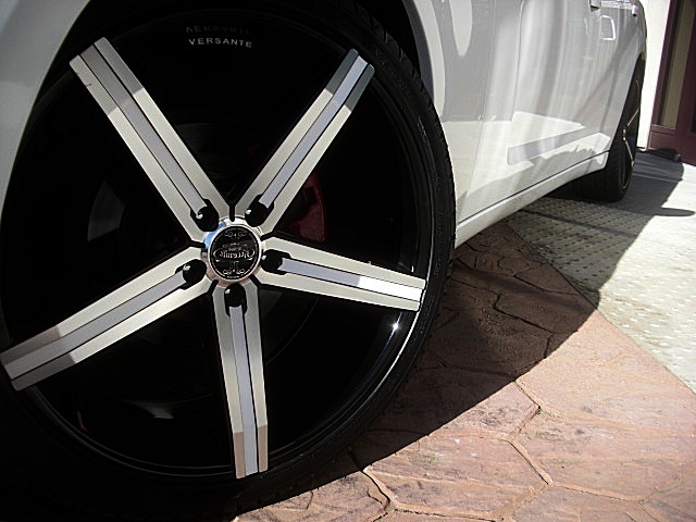 2011chargerWHITE/23a43.JPG