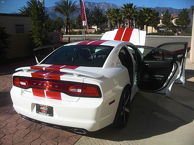 2011chargerWHITE/23a47.JPG