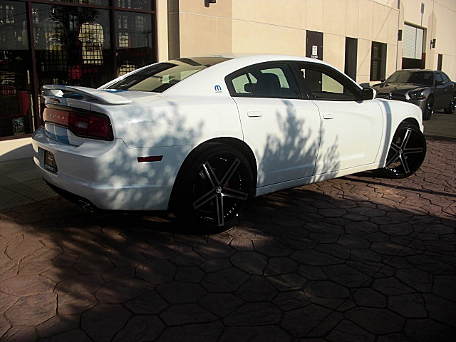 2011chargerWHITE/25e52.JPG