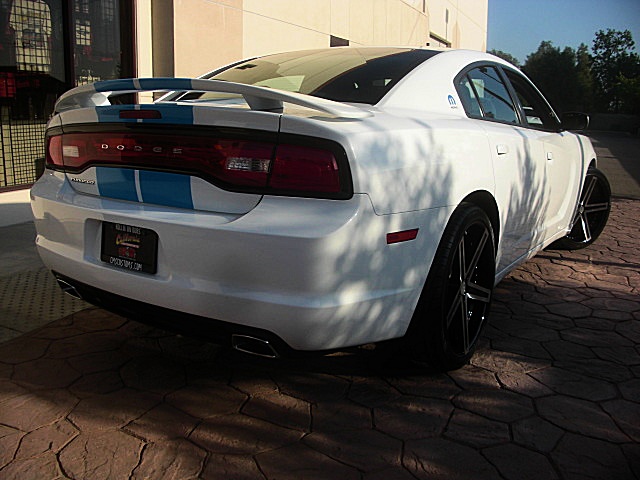 2011chargerWHITE/25e52.JPG