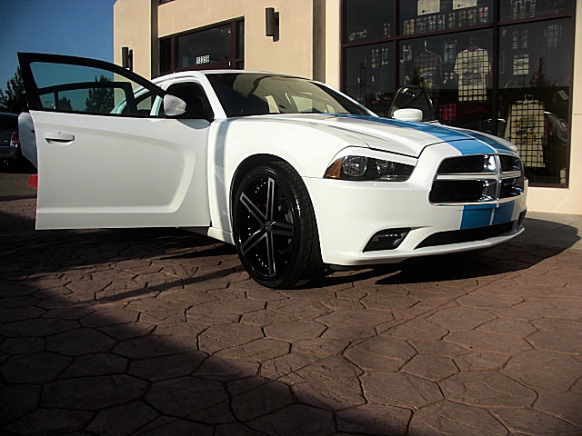 2011chargerWHITE/25e52.JPG