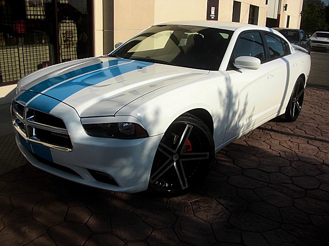 2011chargerWHITE/25e52.JPG