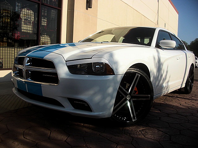 2011chargerWHITE/25e52.JPG