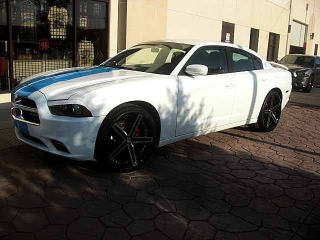 2011chargerWHITE/25e52.JPG