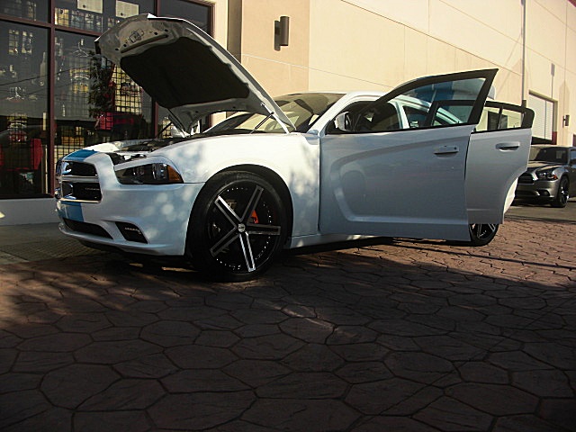 2011chargerWHITE/25e52.JPG