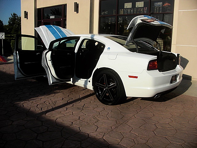 2011chargerWHITE/25e52.JPG