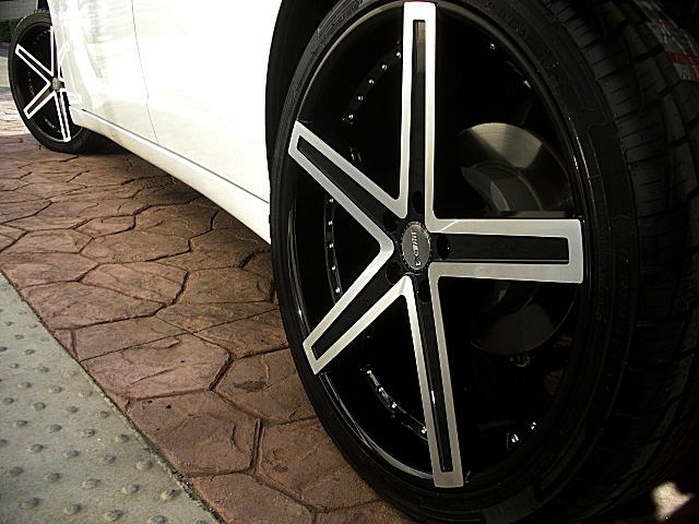 2011chargerWHITE/25e43.JPG