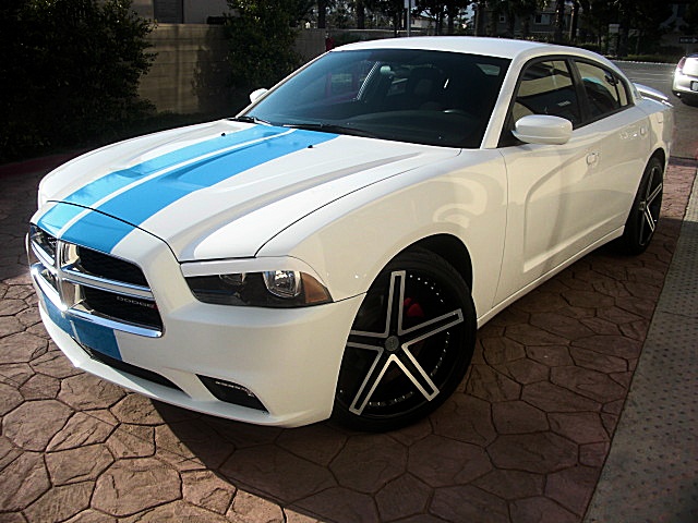 2011chargerWHITE/25e52.JPG
