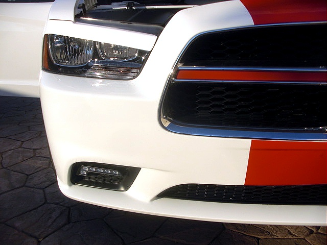 2011chargerWHITE/25kk52.jpg