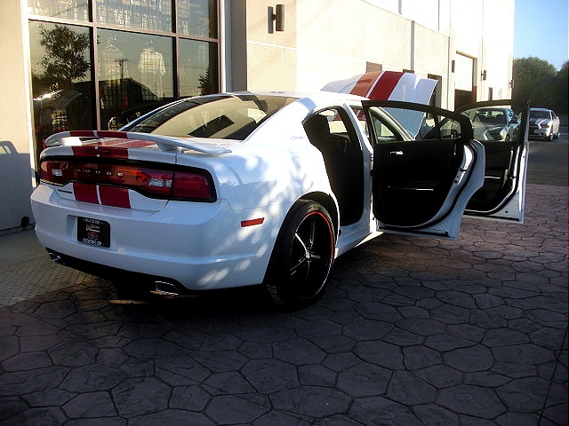 2011chargerWHITE/25kk48.jpg