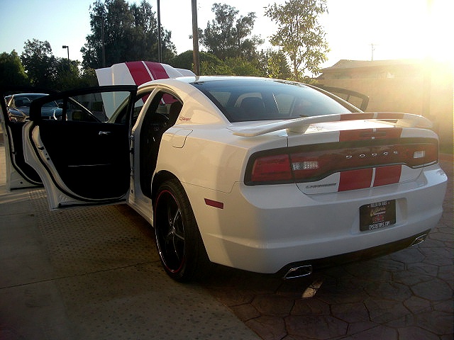 2011chargerWHITE/25kk48.jpg