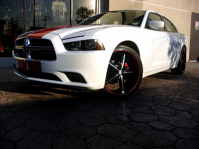 2011chargerWHITE/25kk48.jpg