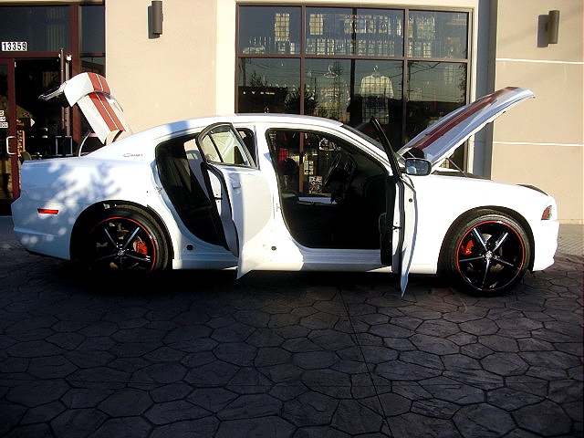 2011chargerWHITE/25kk48.jpg