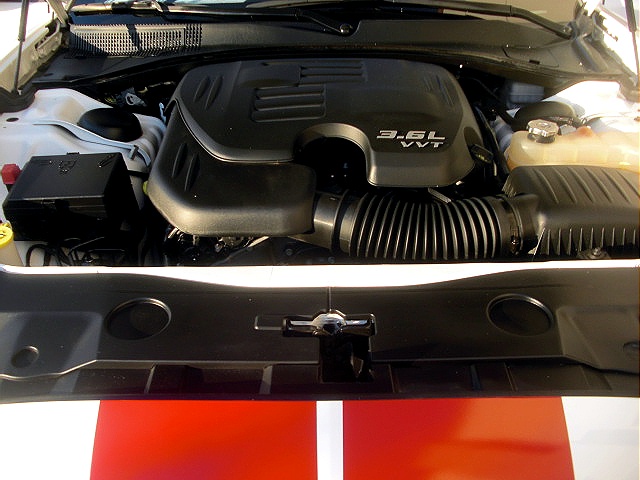 2011chargerWHITE/25kk43.jpg