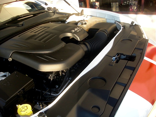 2011chargerWHITE/25kk43.jpg