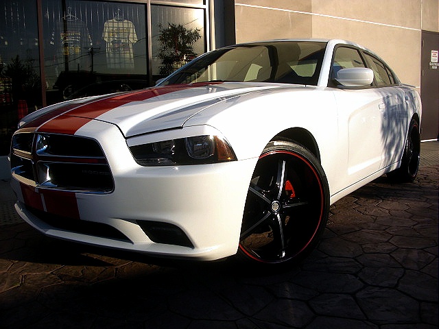 2011chargerWHITE/25kk48.jpg
