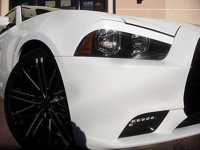 2011chargerWHITE/26a80.JPG