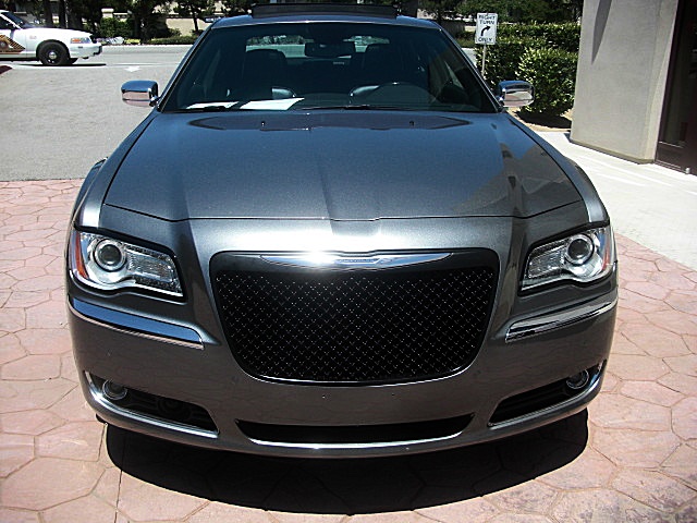 2011hemi300gray/25B42.JPG