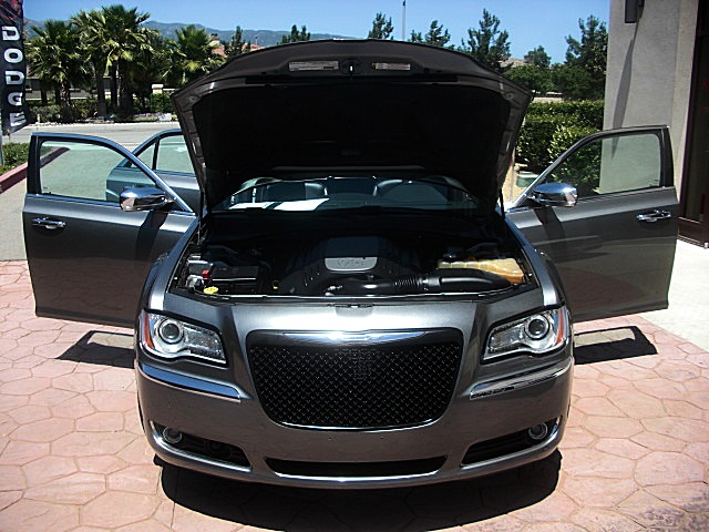 2011hemi300gray/25B42.JPG