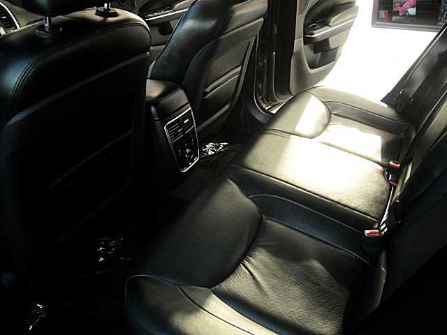 2011hemi300gray/25a63.JPG