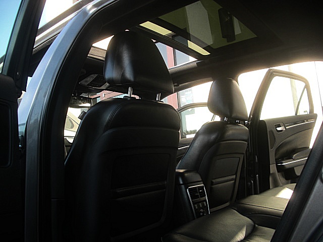 2011hemi300gray/25a63.JPG