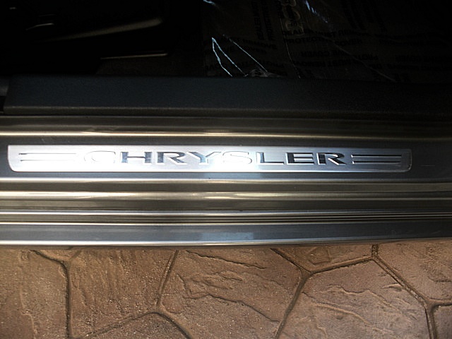 2011hemi300gray/25a63.JPG