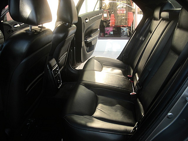 2011hemi300gray/25a63.JPG