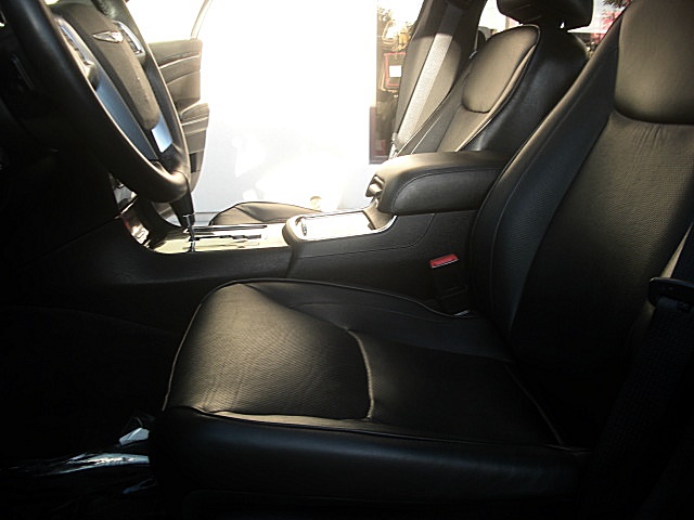 2011hemi300gray/25a63.JPG