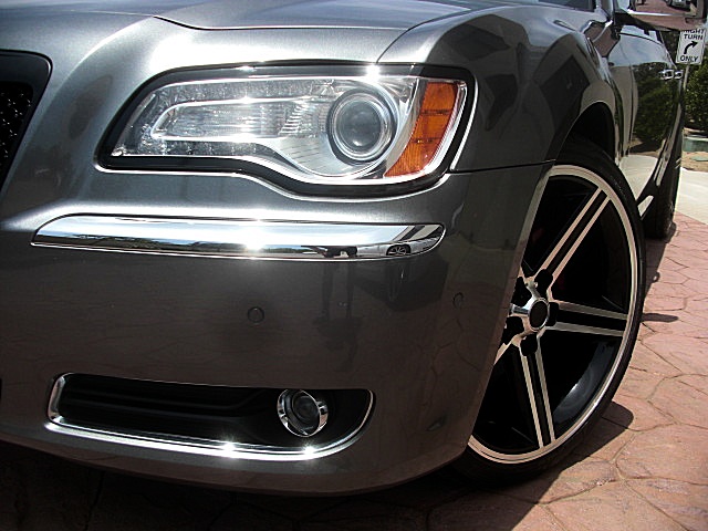 2011hemi300gray/25c26.JPG