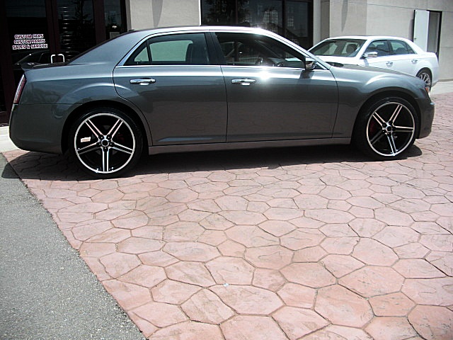 2011hemi300gray/25c31.JPG