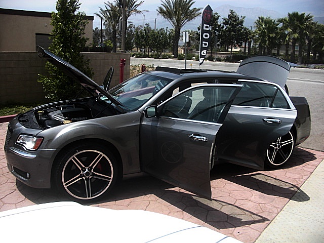 2011hemi300gray/25c31.JPG