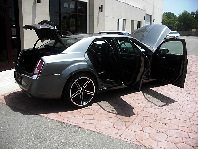 2011hemi300gray/25c31.JPG