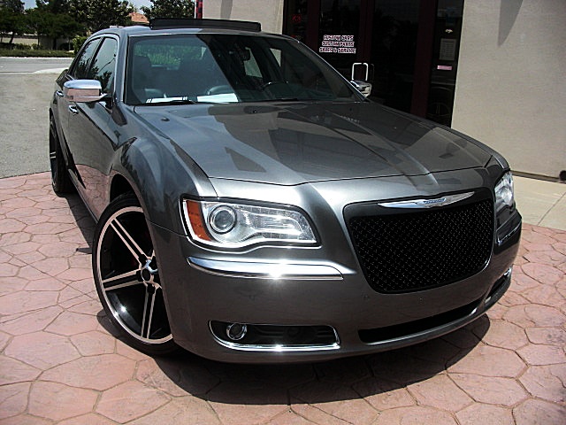 2011hemi300gray/25c31.JPG