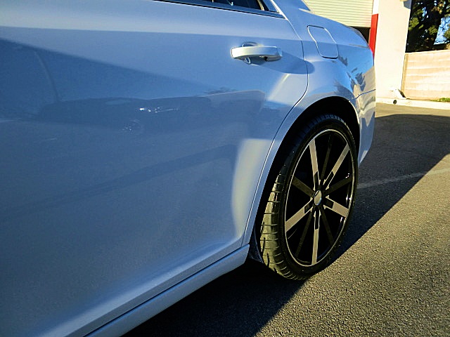 2011up300white/27c32.JPG