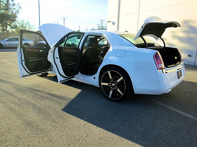 2011up300white/27c25.JPG