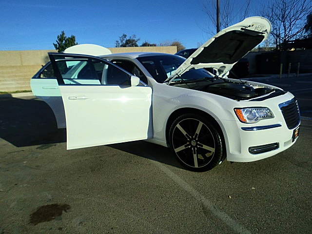 2011up300white/27c25.JPG