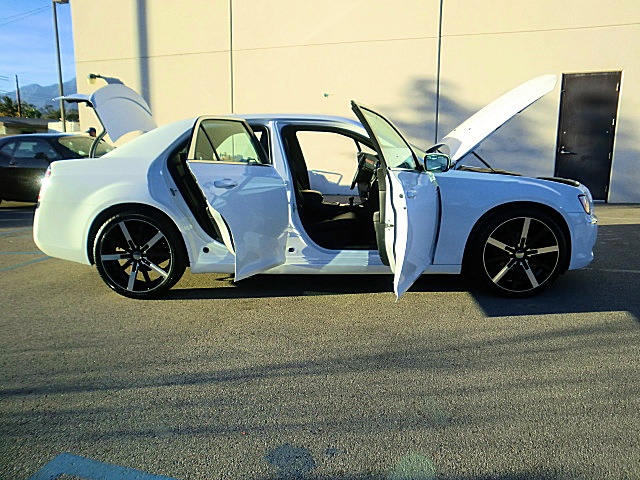 2011up300white/27c25.JPG