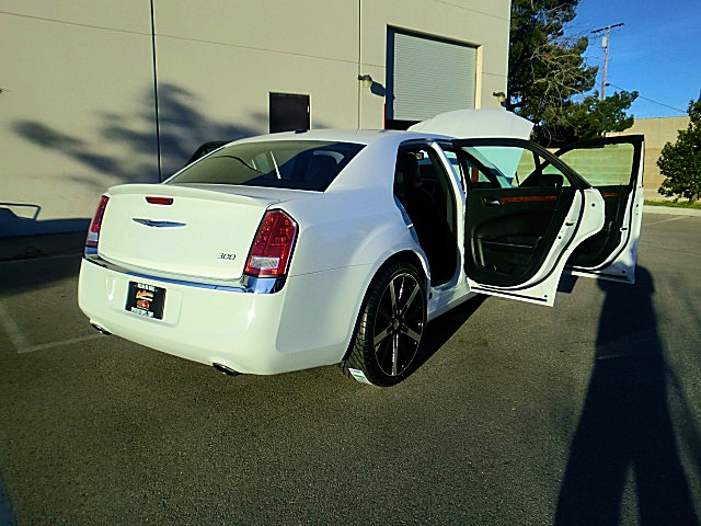 2011up300white/27c25.JPG