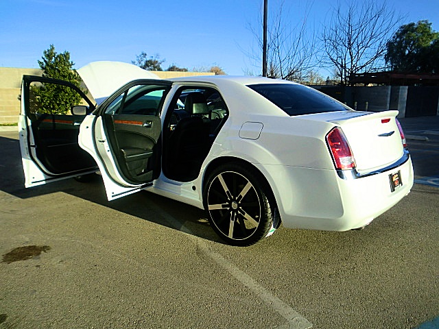 2011up300white/27c25.JPG