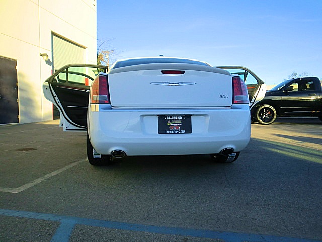 2011up300white/27c25.JPG
