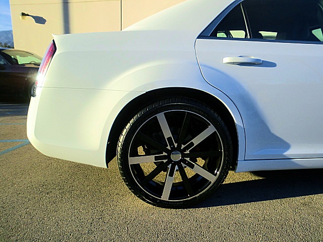 2011up300white/27c32.JPG