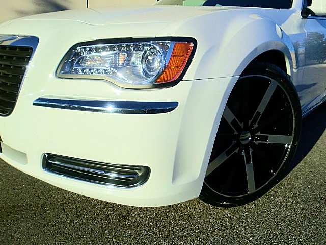 2011up300white/27c32.JPG