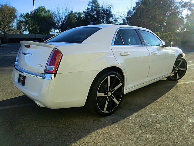 2011up300white/27c25.JPG