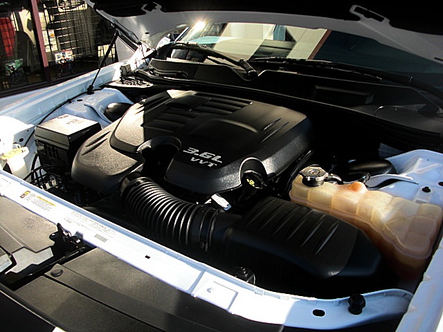 2011upChallengersWhite/24aa40.JPG