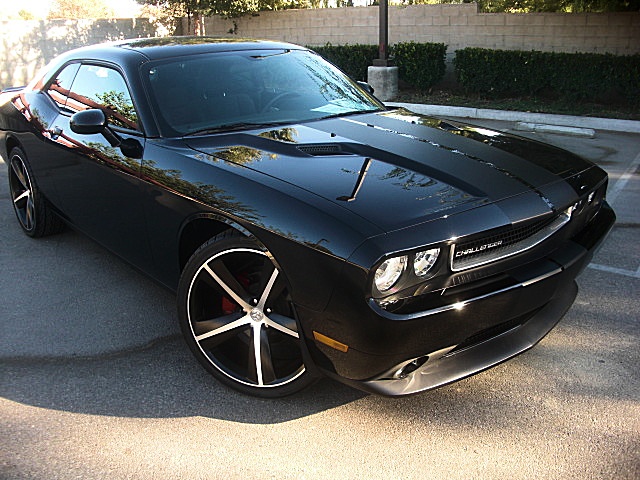 2012ChallengerBLK/25e40a.JPG