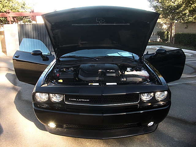 2012ChallengerBLK/25e40a.JPG