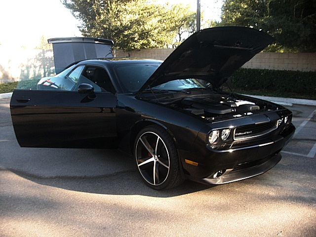 2012ChallengerBLK/25e40a.JPG